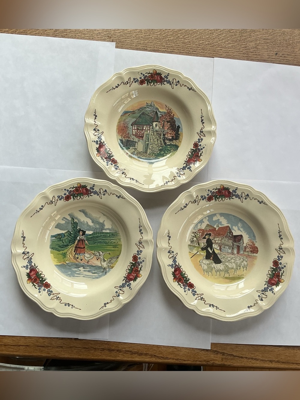 Set of three vintage Sarreguemines Obernai bowls, 9” round.